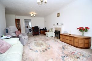 Living/Diner- click for photo gallery